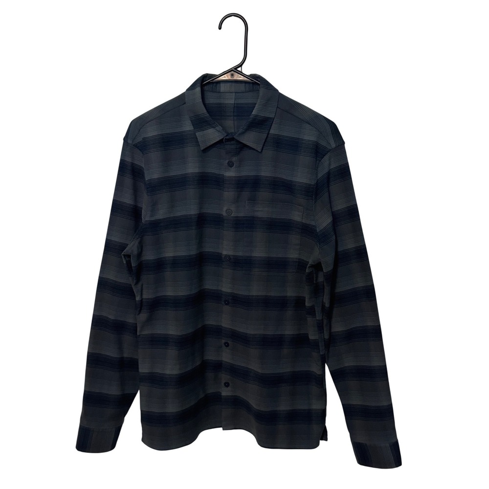 Lululemon Masons Peak Flannel Shirt Mens Medium Navy Blue Gray Plaid Long Sleeve